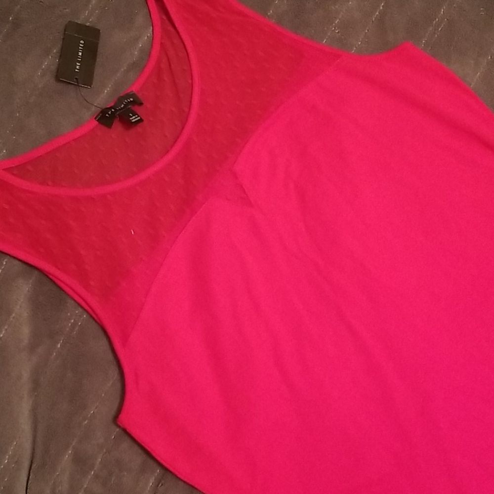 The limited tank/sleeveless top size small
